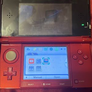 Red Nintendo 3ds (Cracked screen!)